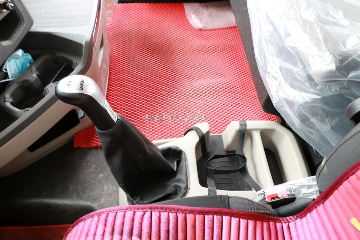 司機(jī):我們都跳著換 為啥重卡還12擋起？