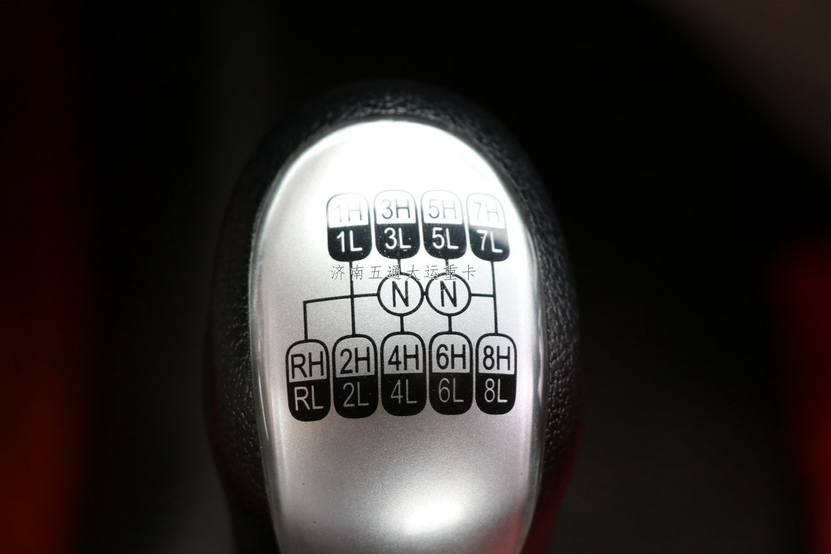 司機(jī):我們都跳著換 為啥重卡還12擋起？