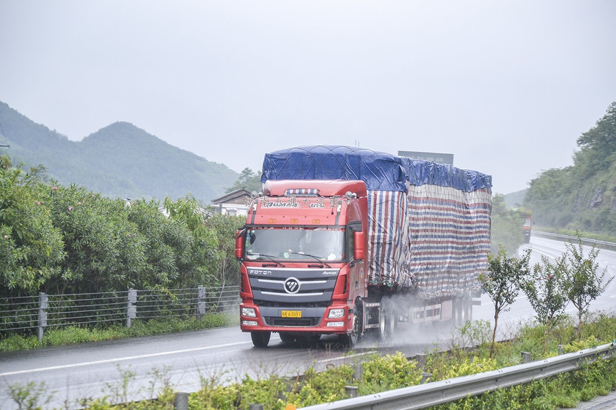 司機(jī):我們都跳著換 為啥重卡還12擋起？