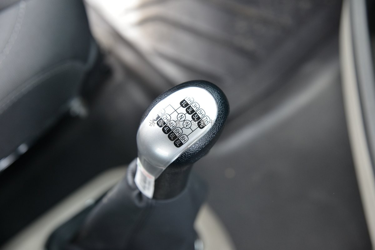 司機(jī):我們都跳著換 為啥重卡還12擋起？