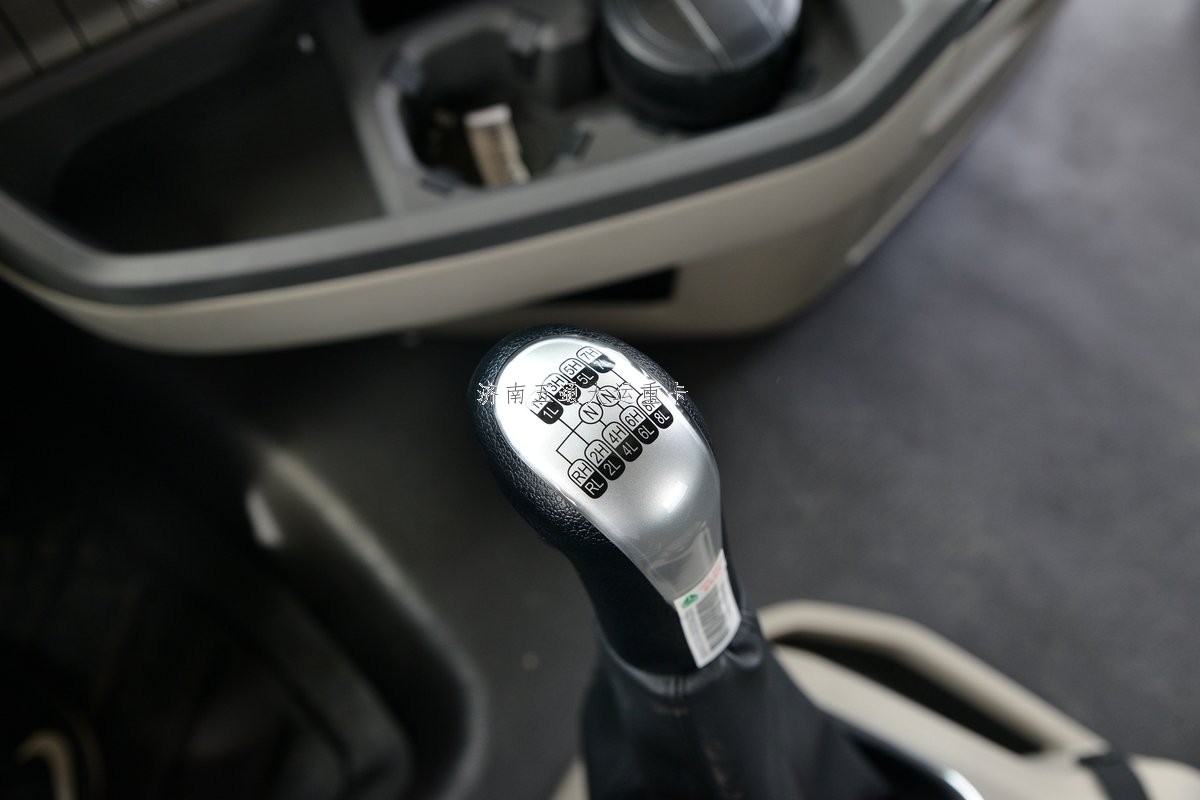 司機(jī):我們都跳著換 為啥重卡還12擋起？